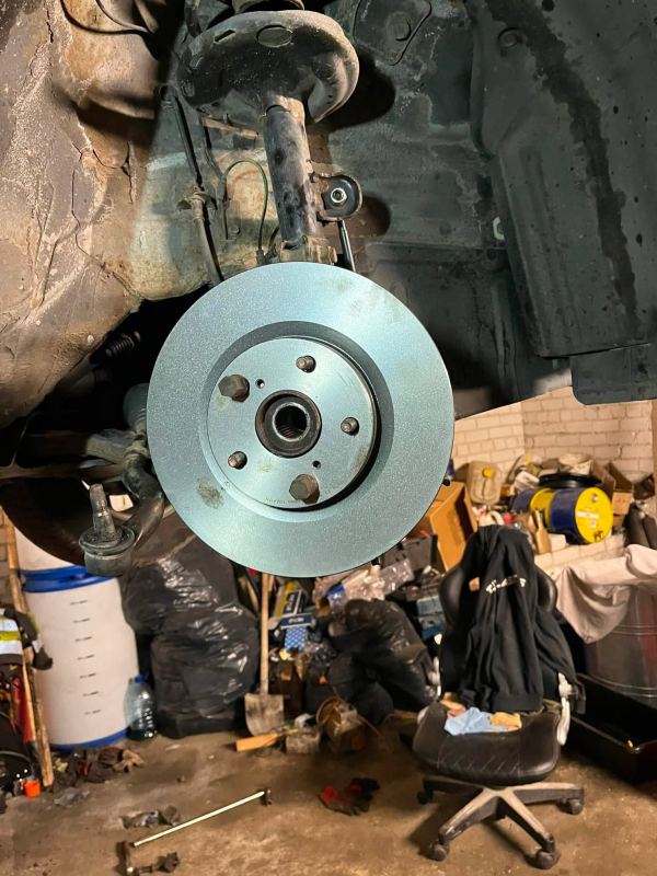 Toyota stabdžių remontas ir diagnostika – Toyota RAV4 – nuotrauka 5