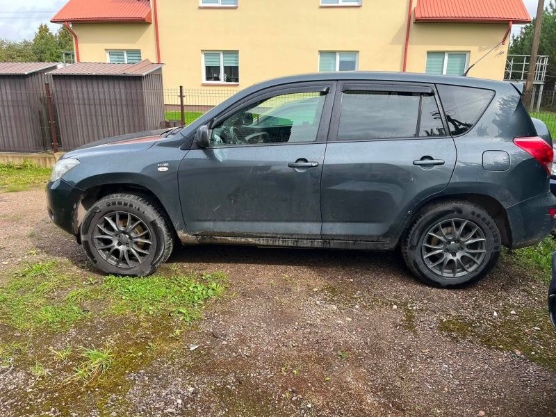 Toyota stabdžių remontas ir diagnostika – Toyota RAV4 – nuotrauka 2